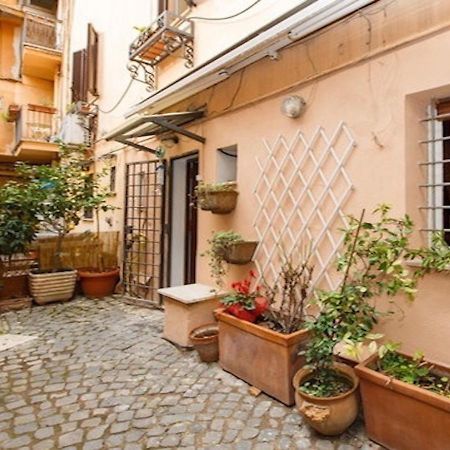 Independent With Garden Heart Of Trastevere John Cabot Roma Dış mekan fotoğraf