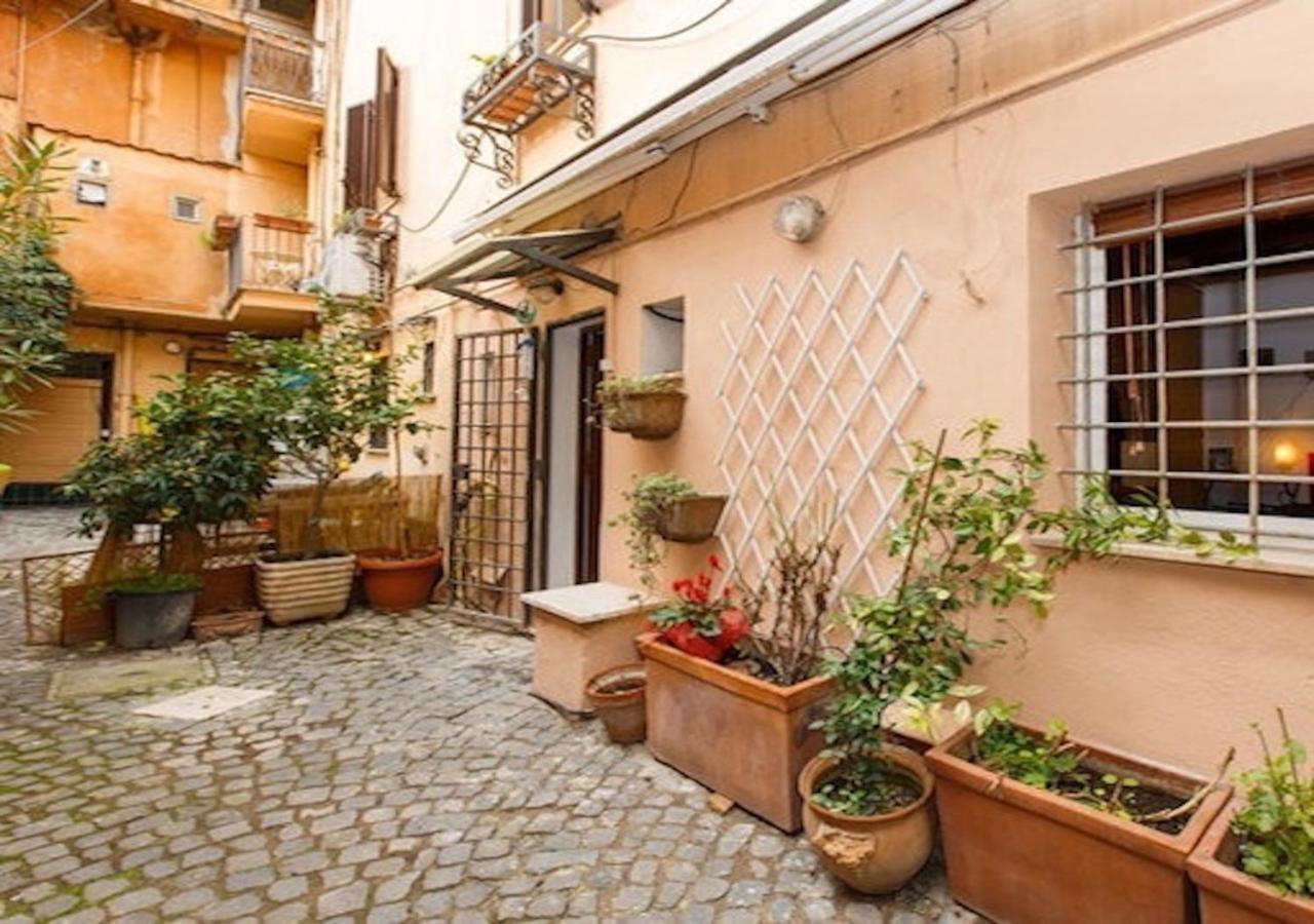 Independent With Garden Heart Of Trastevere John Cabot Roma Dış mekan fotoğraf